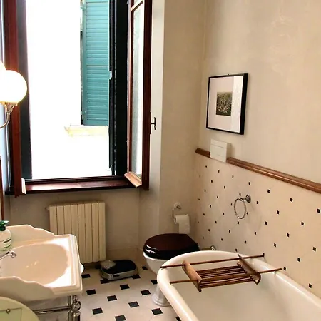 Apartment Writer's
